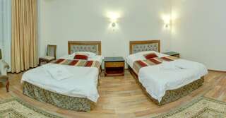 Отель Ainaline Hotel Усть-Каменогорск Стандартный двухместный номер с 2 отдельными кроватями-5